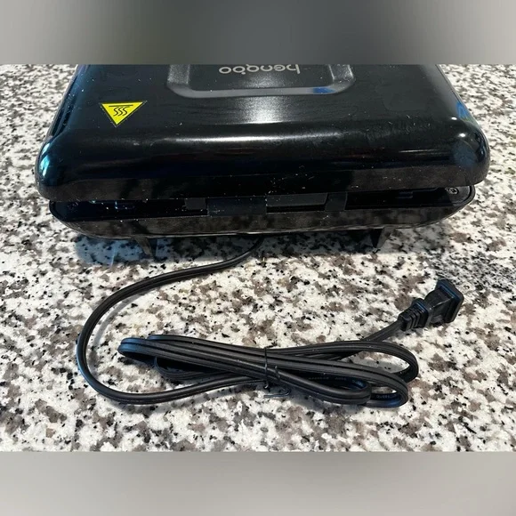 Dinosaur waffle maker - Picture 3 of 7